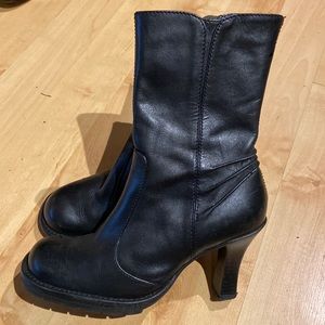 Steve Madden black leather boots size 8